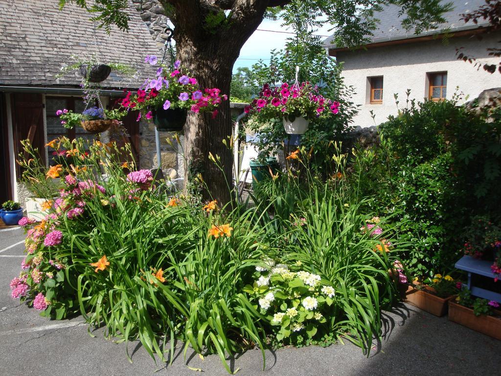 Les Rochers Saint-Savin  Exterior foto