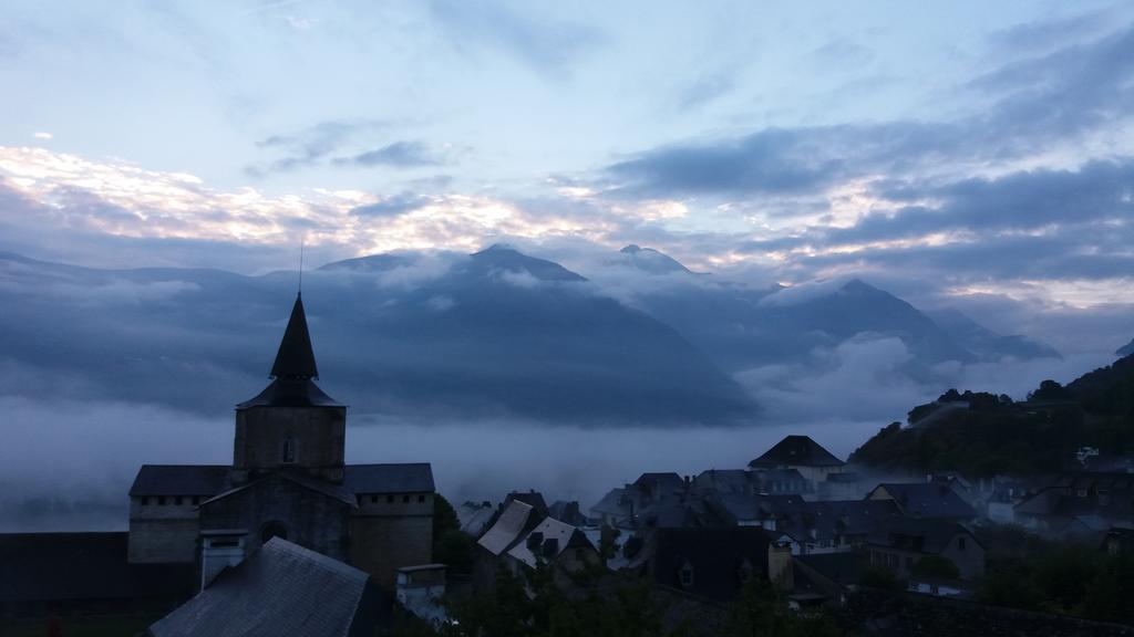Les Rochers Saint-Savin  Exterior foto